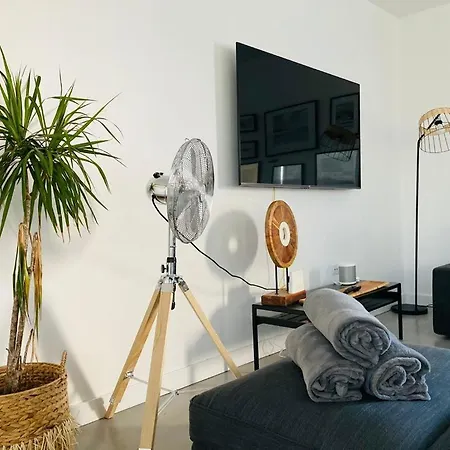 Tempo Stylish 3 Bedroom With Pool فيلة لاجاريس