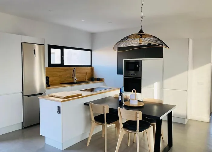 فيلة Tempo Stylish 3 Bedroom With Pool لاجاريس