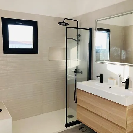 Tempo Stylish 3 Bedroom With Pool