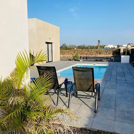 Tempo Stylish 3 Bedroom With Pool Villa