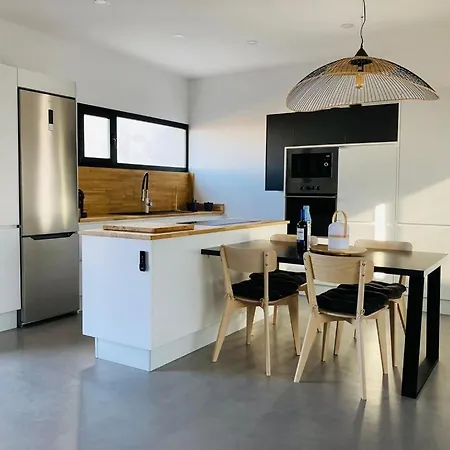 וילה Tempo Stylish 3 Bedroom With Pool לאחארס