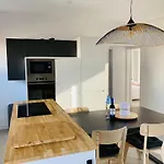 Tempo Stylish 3 Bedroom With Pool Villa *