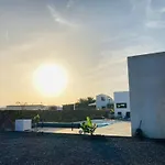 Tempo Stylish 3 Bedroom With Pool