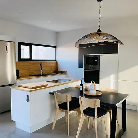 Vila Tempo Stylish 3 Bedroom With Pool Lajares