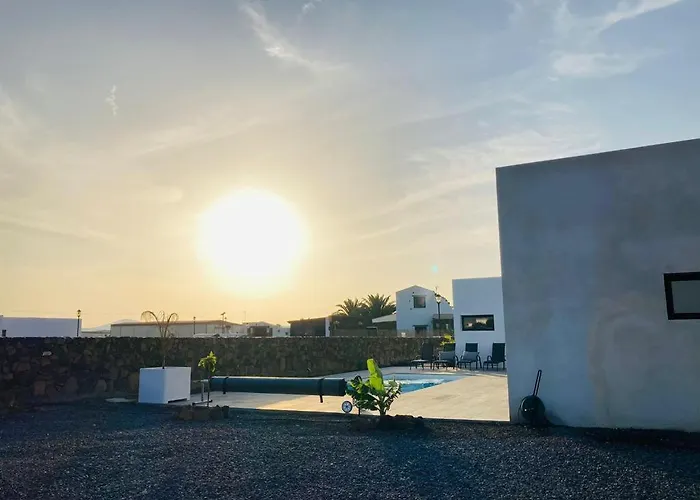 Tempo Stylish 3 Bedroom With Pool