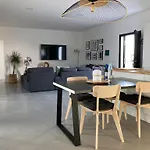 Tempo Stylish 3 Bedroom With Pool فيلة